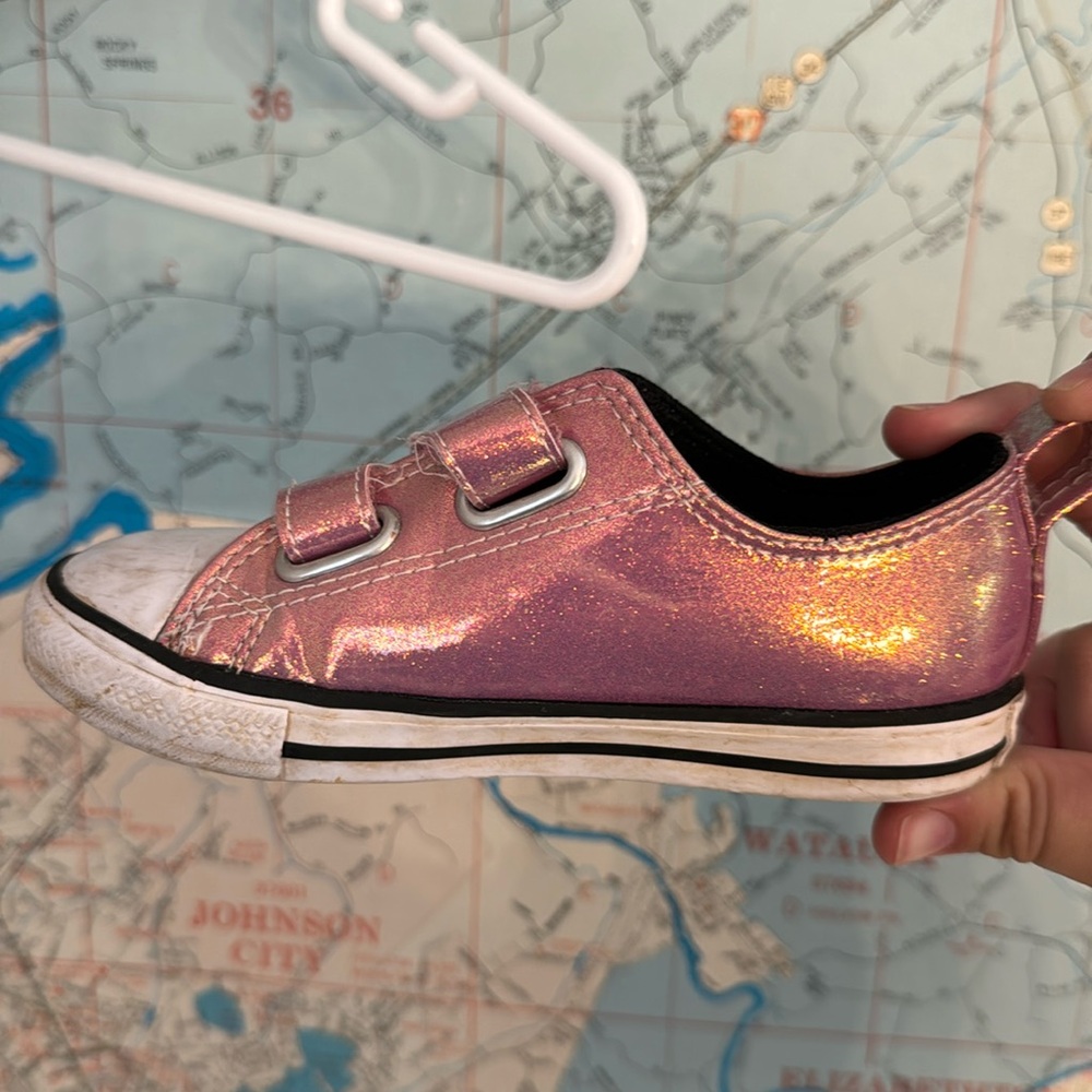 Kids Sparkly pink converse!